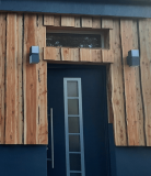 Gehobelte Lärchenbretter mit Baumkante